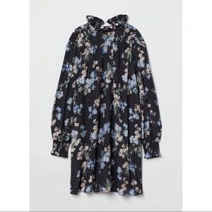 Cutest Short H&M Floral Dress !